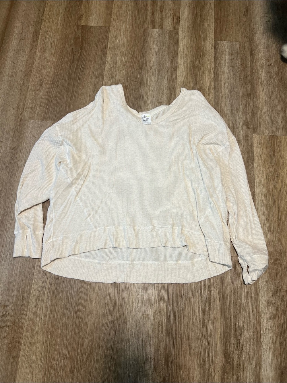 American Eagle Outfitters Cream Long-Sleeve Lightweight
